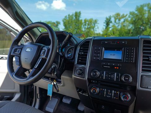 Used 2018 Ford F150 XLT AWD/4WD image 12