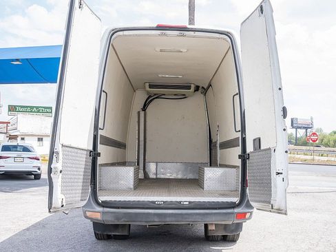 Used 2010 Mercedes-Benz Sprinter 3500 image 12