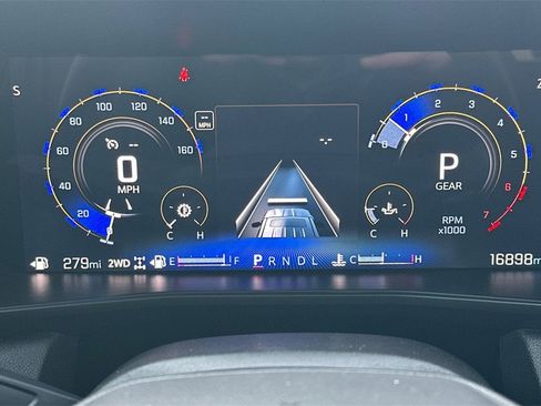 Used 2024 Chevrolet Colorado Trail Boss w/ Technology Package image 25