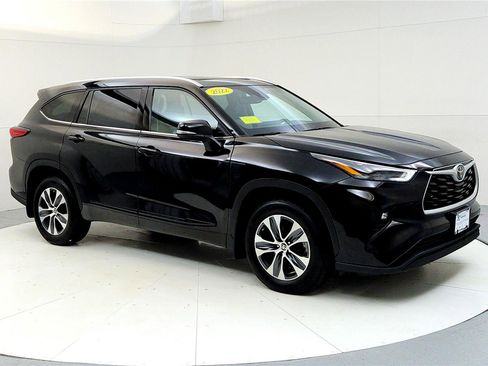 Certified 2022 Toyota Highlander XLE image 7