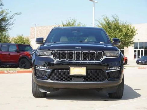 Used 2023 Jeep Grand Cherokee Limited AWD/4WD image 2
