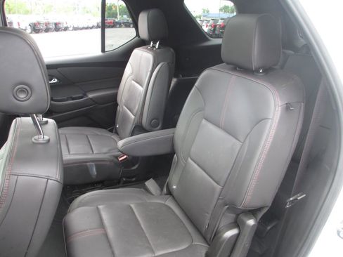 Used 2023 Chevrolet Traverse RS AWD/4WD image 21