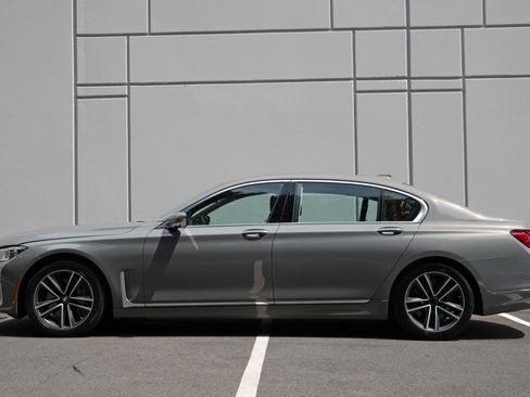 Used 2020 BMW 750i xDrive w/ Autobahn Package AWD/4WD image 8