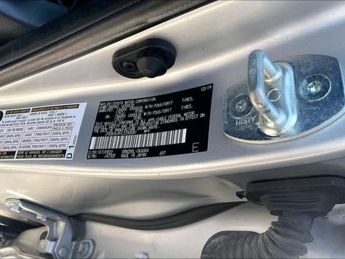 Used 2020 Toyota 4Runner SR5 AWD/4WD image 31