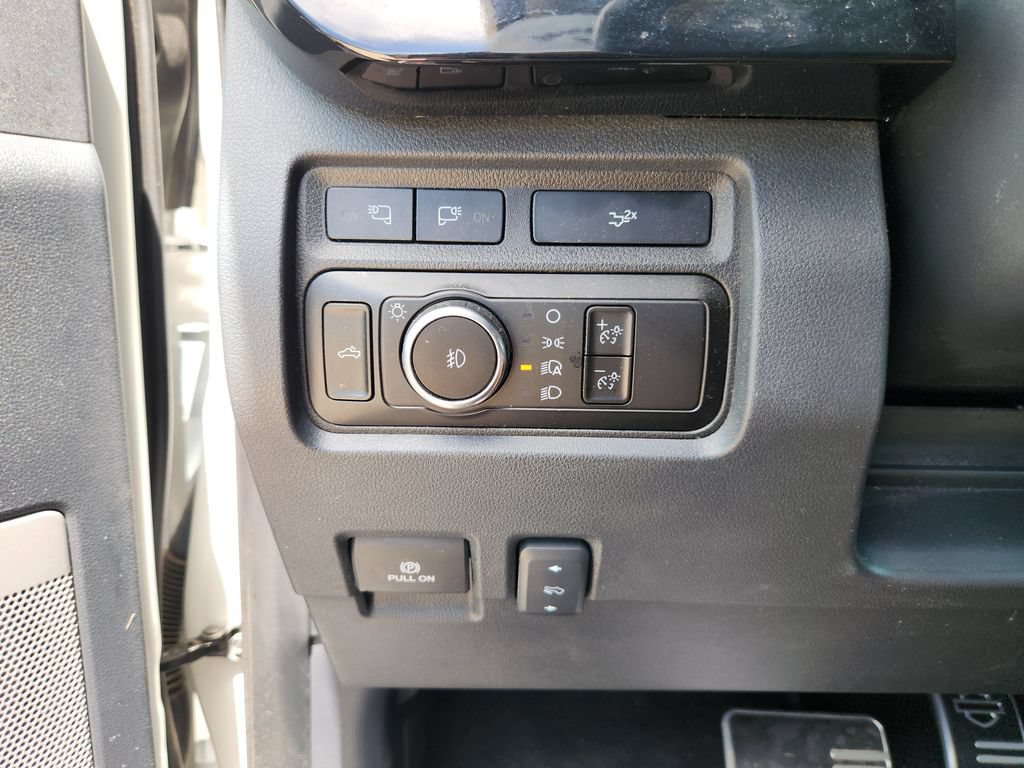 Used 2023 Ford F250 Lariat w/ Sport Appearance Package AWD/4WD image 21