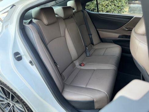 Used 2022 Lexus ES 350 w/ Premium Package image 39