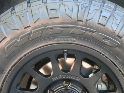 Used 2018 Toyota Tacoma TRD Sport w/ Technology Package image 8