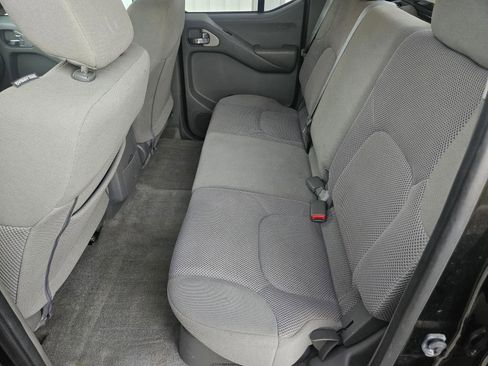 Used 2018 Nissan Frontier SV image 24