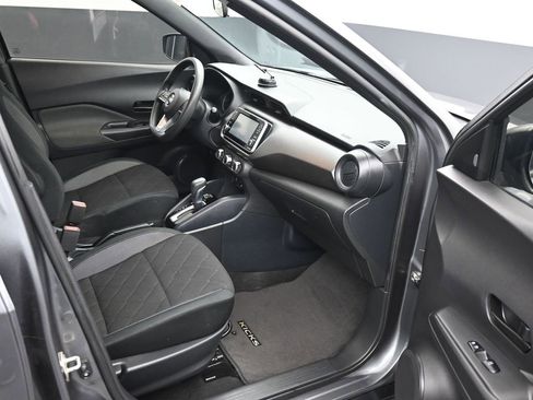 Used 2020 Nissan Kicks S image 14
