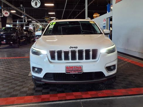 Used 2019 Jeep Cherokee Limited w/ Luxury Group AWD/4WD image 2