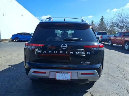 Certified 2024 Nissan Pathfinder SL image 6