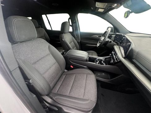 Used 2024 Chevrolet Traverse LS FWD image 15