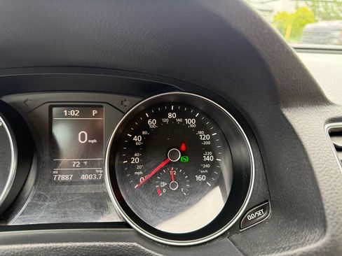 Used 2018 Volkswagen Passat 2.0T SE FWD image 13