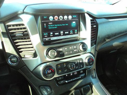 Used 2018 Chevrolet Suburban LT image 11