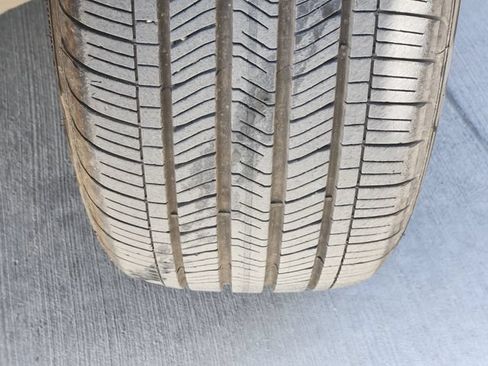 Used 2021 Ford Explorer XLT w/ Equipment Group 202A RWD image 12