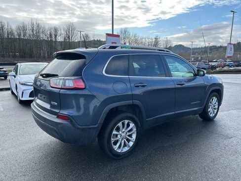 Used 2019 Jeep Cherokee Latitude w/ Popular Appearance Group image 2