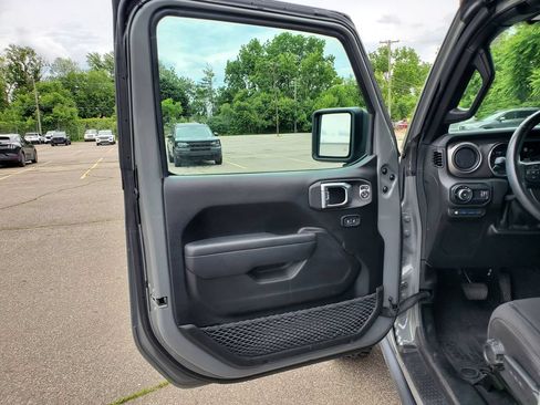 Used 2023 Jeep Wrangler Unlimited w/ Cold Weather Group AWD/4WD image 18