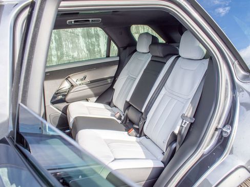 New 2026 Land Rover Range Rover Sport Dynamic SE AWD/4WD image 23