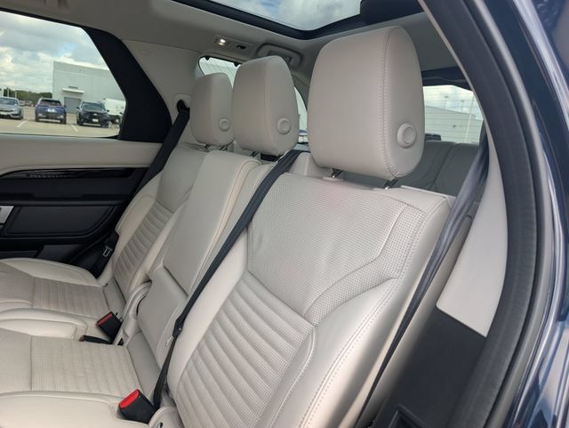 Used 2021 Land Rover Discovery S AWD/4WD image 29