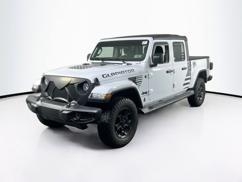 Used 2023 Jeep Gladiator Willys image 1