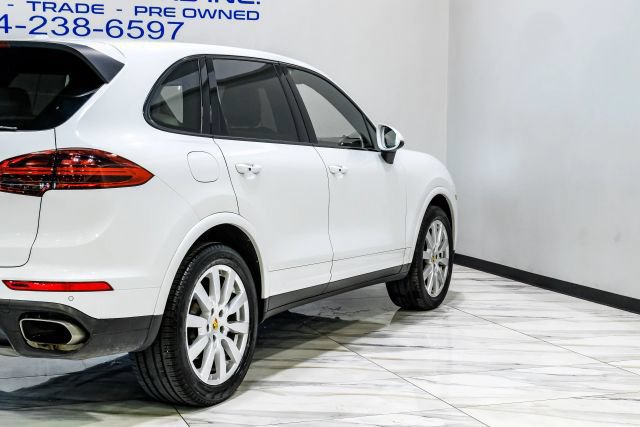Used 2017 Porsche Cayenne AWD/4WD image 14