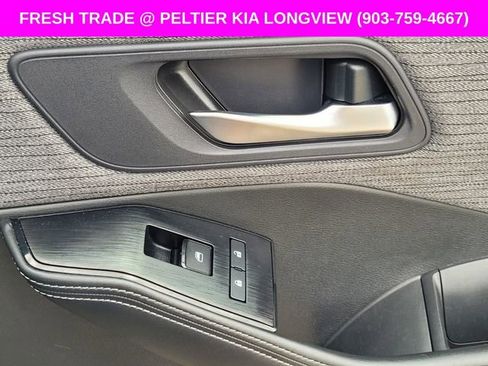 Used 2023 Nissan Rogue SV FWD image 12