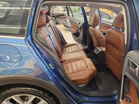 Used 2017 Volkswagen Golf Alltrack S image 13