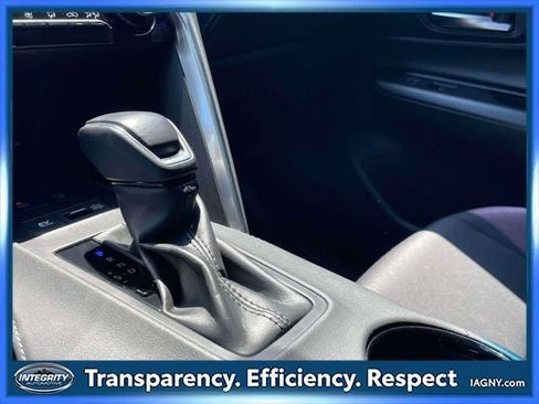 Used 2023 Toyota Venza LE AWD/4WD image 29