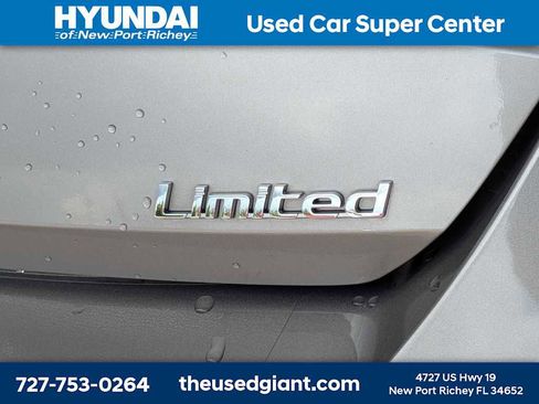Used 2022 Hyundai Elantra Limited w/ Cargo Package FWD image 12