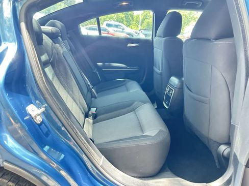 Used 2020 Dodge Charger SXT RWD image 13