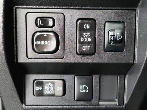 Used 2021 Toyota Tundra SR5 AWD/4WD image 18
