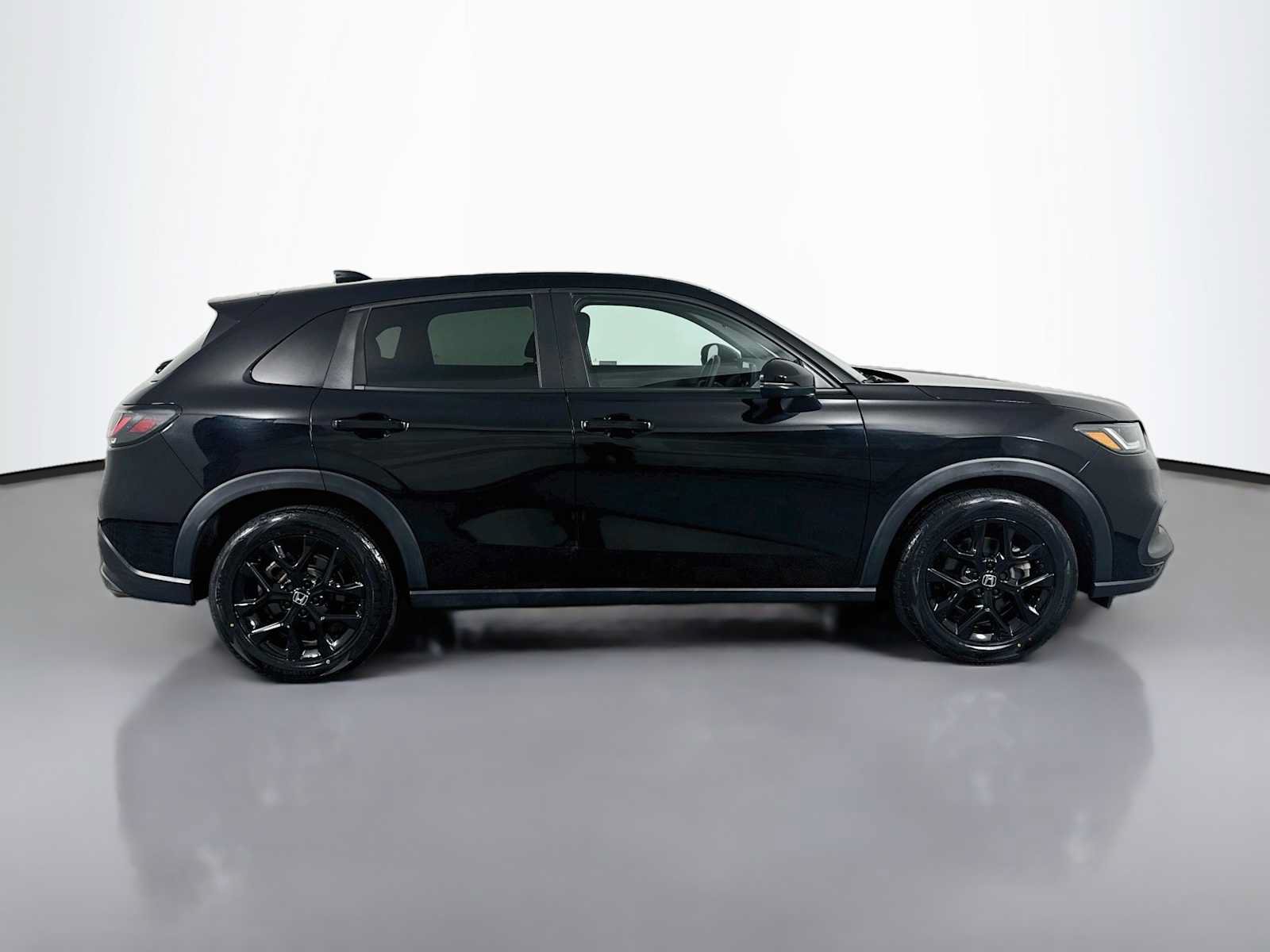 Used 2023 Honda HR-V Sport image 5