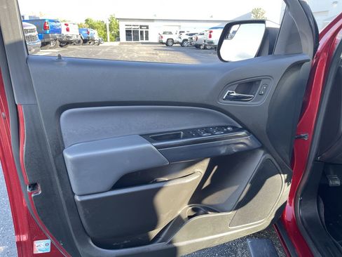 Used 2022 Chevrolet Colorado Z71 AWD/4WD image 22