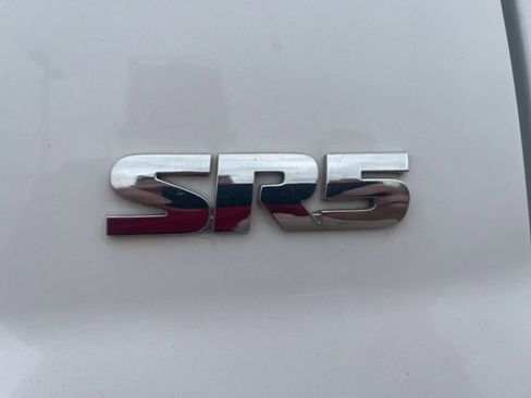 Used 2019 Toyota Tundra SR5 w/ SR5 Upgrade Package image 11