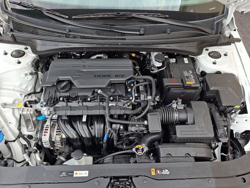 Certified 2025 Hyundai Elantra SEL w/ Cargo Package FWD image 29