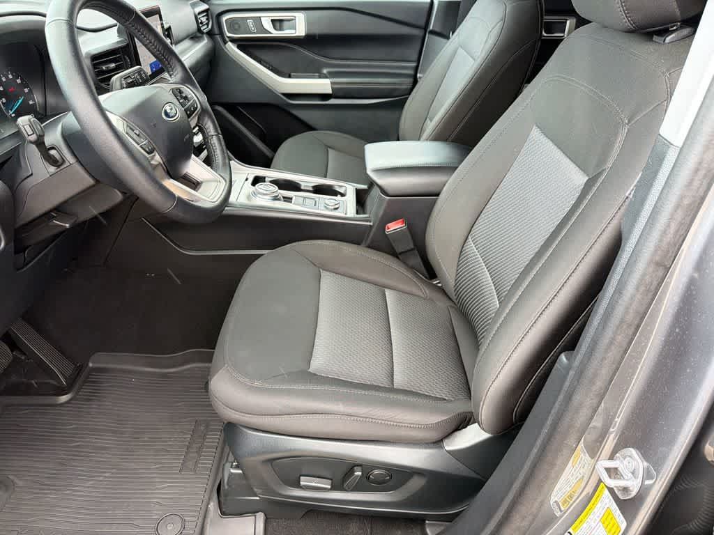 Certified 2024 Ford Explorer XLT AWD/4WD image 10