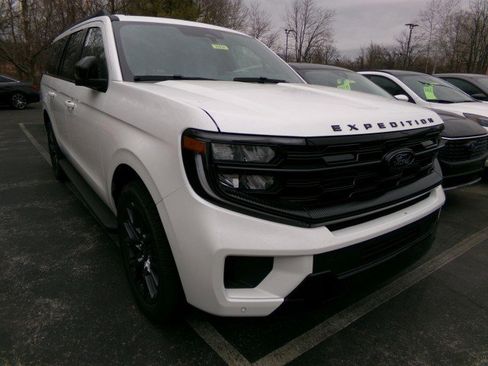 New 2026 Ford Expedition Max Platinum w/ Stealth Appearance Package image 3