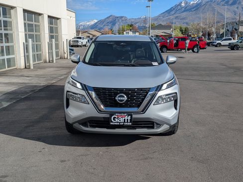Used 2022 Nissan Rogue SV image 11
