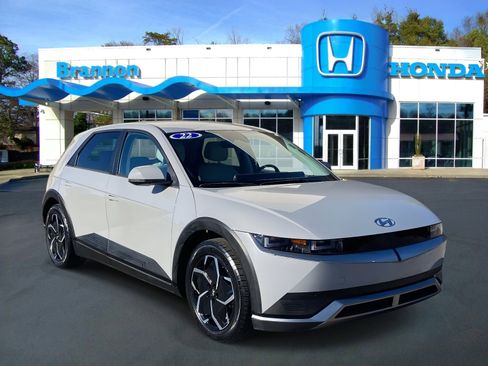 Used 2022 Hyundai Ioniq 5 SEL image 1