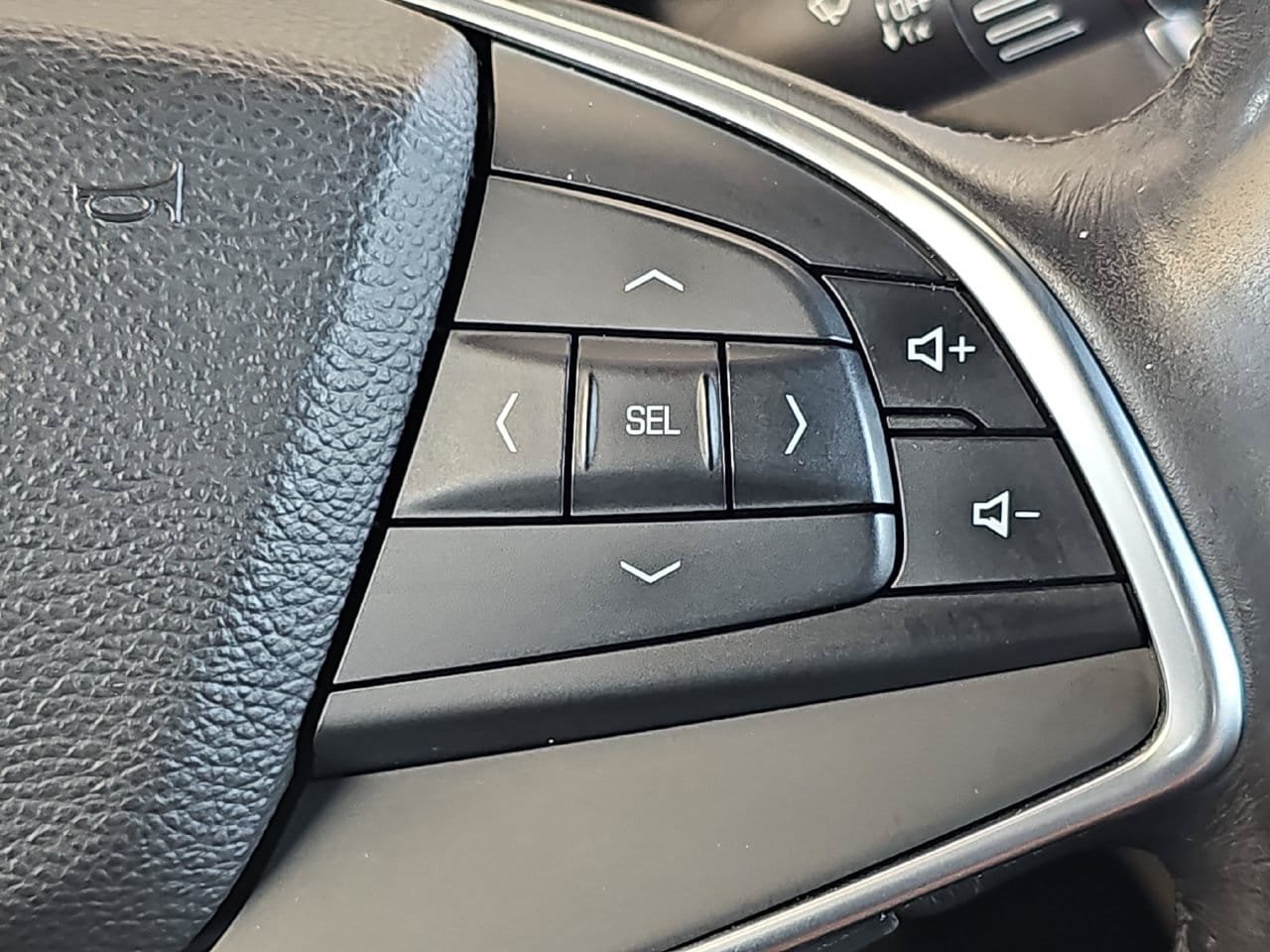 Used 2017 Cadillac XT5 FWD image 18