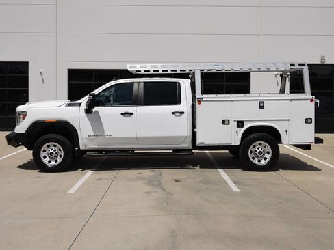 Used 2023 GMC Sierra 3500 Pro w/ Convenience Package image 5