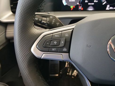 New 2026 Volkswagen Tiguan SE R-Line image 24