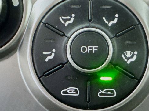 Used 2011 Hyundai Santa Fe GLS image 23