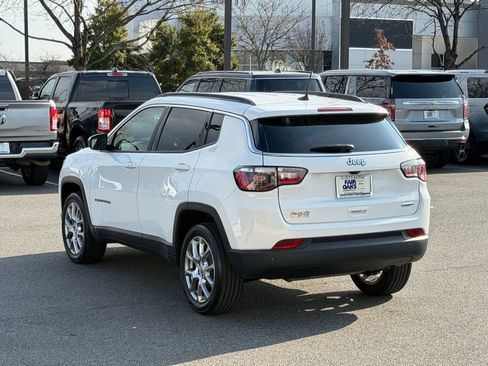 Certified 2022 Jeep Compass Latitude image 9
