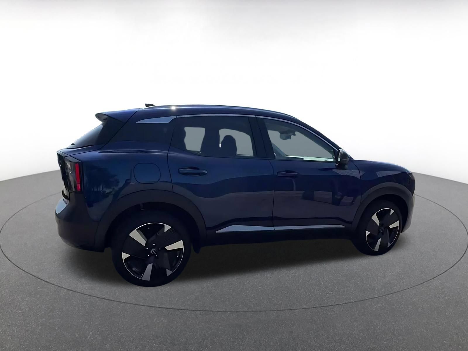 Used 2026 Nissan Kicks SR AWD/4WD image 13