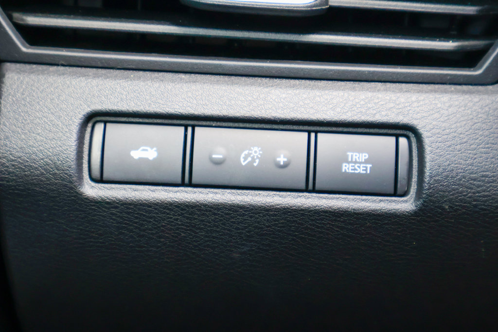 Used 2024 Nissan Altima 2.5 SR w/ SR Premium Package FWD image 18