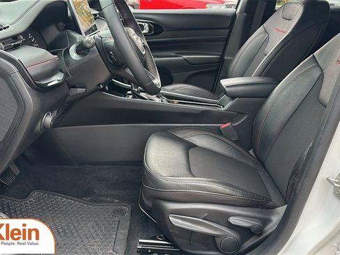 Used 2024 Jeep Compass Trailhawk image 14