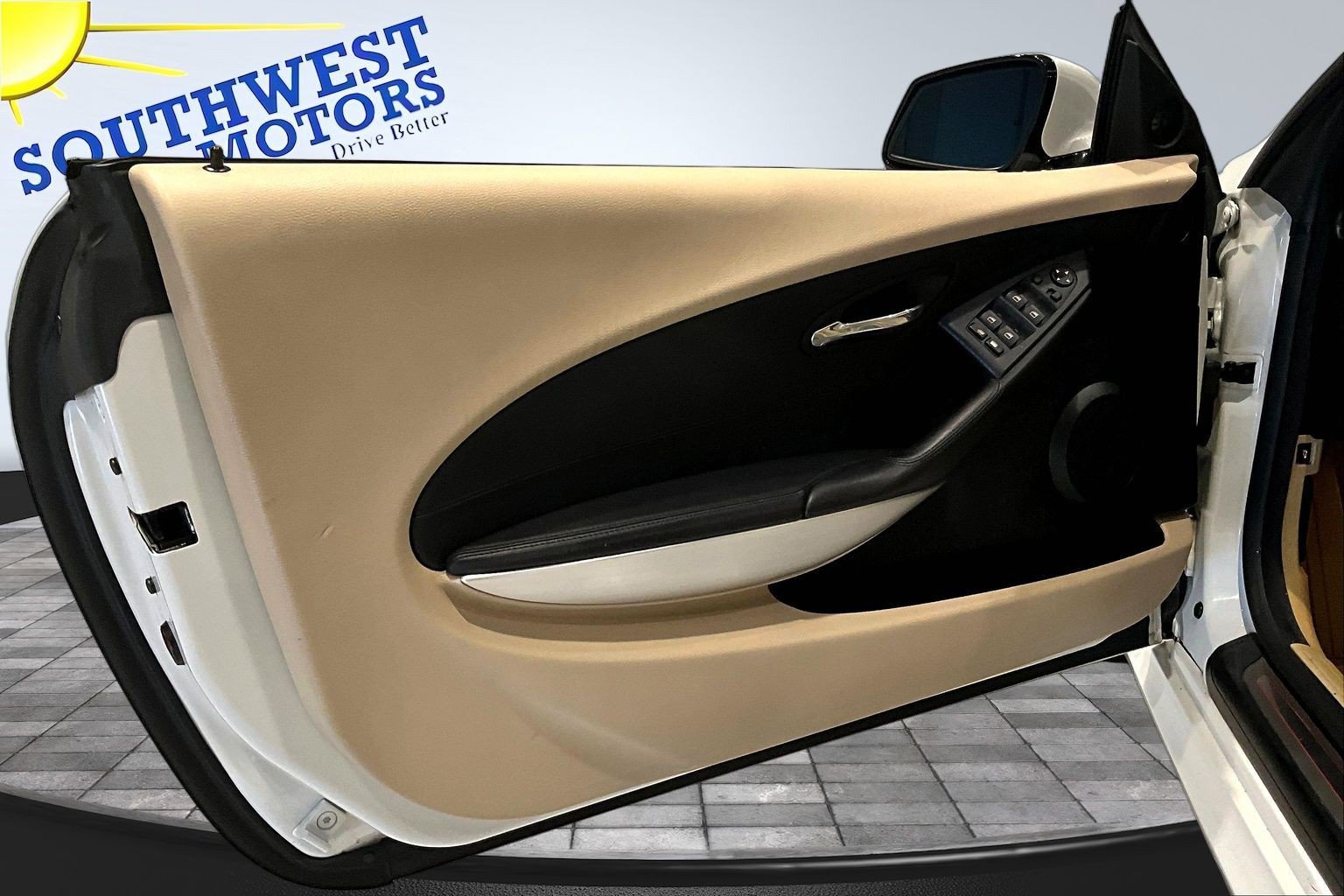 Used 2010 BMW 650i Convertible w/ Sport Pkg RWD image 18