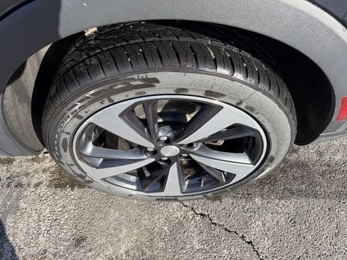 Used 2021 Buick Envision Essence w/ Technology Package I image 10