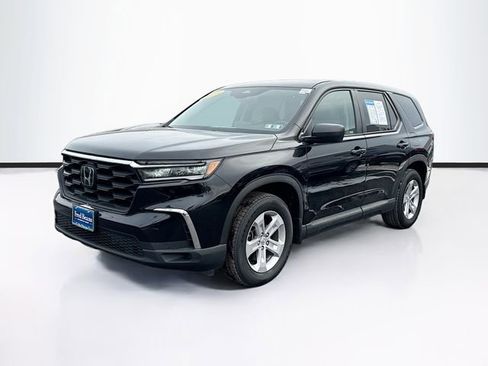 Certified 2023 Honda Pilot LX image 3
